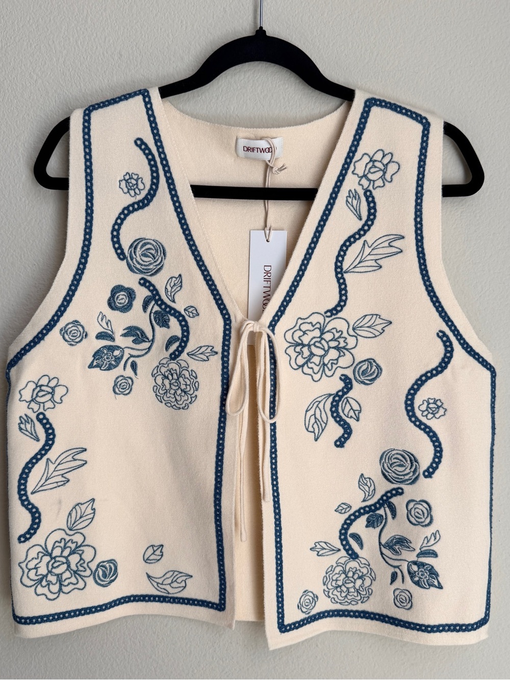 Anthropologie Driftwood Embroidered V-Neck Ivory Tie-Front Tank Top size L